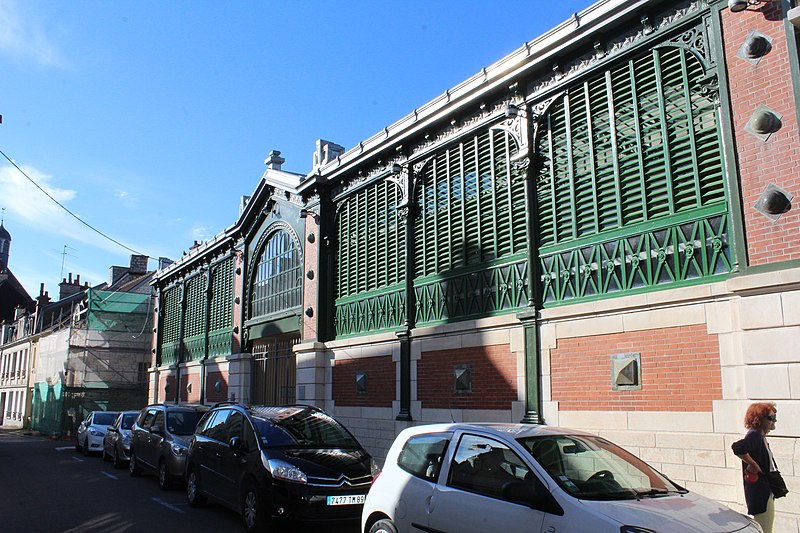 facade extérieure marché couvert de tonnerre