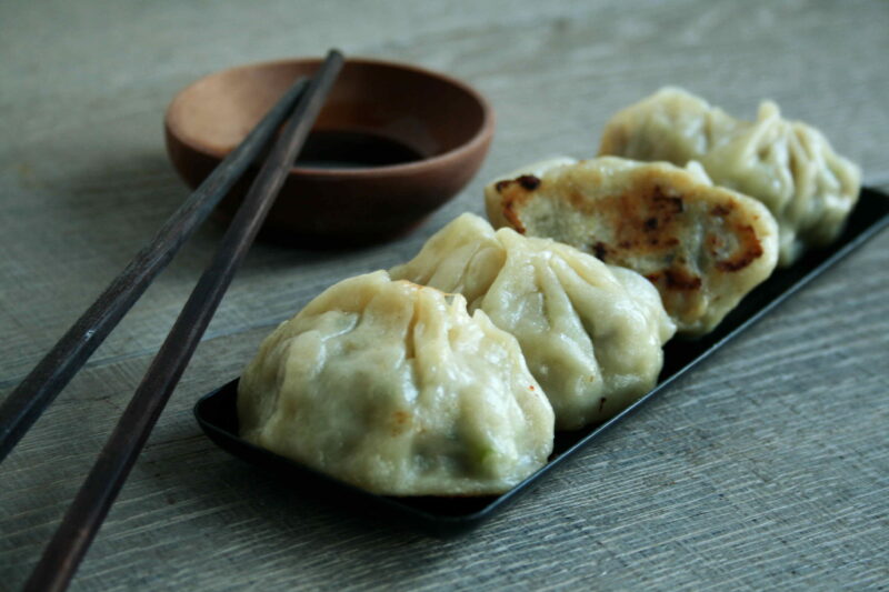 assiette de jiaozi chinois